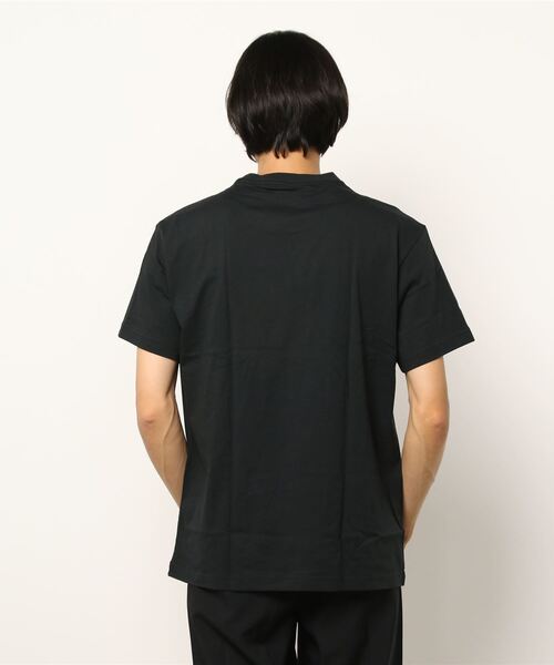 Reebok(リーボック)の「クラシックス ショートスリーブTシャツ / Classics Short Sleeve T-Shirt(Tシャツ/カットソー・メンズ・ホワイト/ブラック/レッド・SMALL/MEDIUM/LARGE/X-LARGE/XX-LARGE/X-SMALL/XXX-LARGE)」の5枚目の写真