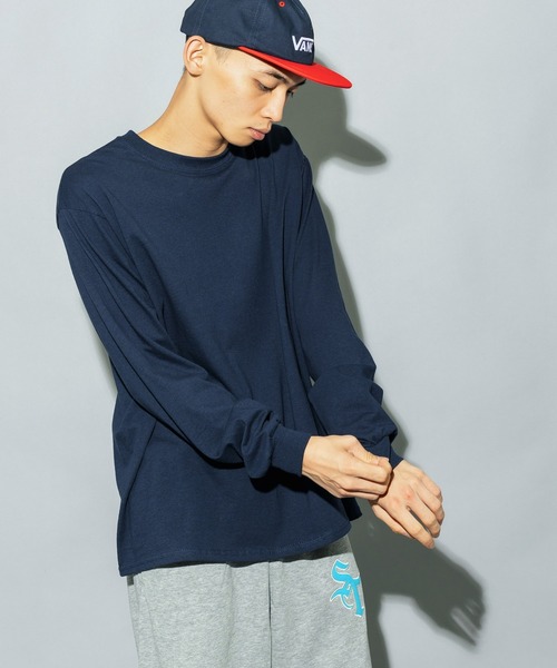 GILDAN(ギルダン)の「Gildan / ギルダン ドロップショルダークルーネックカットソー ビッグシルエット 無地 長袖Tシャツ(Tシャツ/カットソー・メンズ・ホワイト/ライトブルー/ブラック/ダークブラウン/ネイビー/グレー/オリーブ/イエロー/チャコール/オレンジ/アッシュグレー・S/L/2XL/XL/3XL/M)」の9枚目の写真