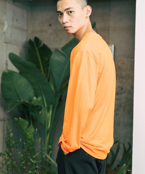 GILDAN(ギルダン)の「Gildan / ギルダン ドロップショルダークルーネックカットソー ビッグシルエット 無地 長袖Tシャツ(Tシャツ/カットソー・メンズ・ホワイト/ライトブルー/ブラック/ダークブラウン/ネイビー/グレー/オリーブ/イエロー/チャコール/オレンジ/アッシュグレー・S/L/2XL/XL/3XL/M)」の11枚目の写真