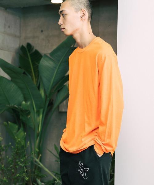 GILDAN(ギルダン)の「Gildan / ギルダン ドロップショルダークルーネックカットソー ビッグシルエット 無地 長袖Tシャツ(Tシャツ/カットソー・メンズ・ホワイト/ライトブルー/ブラック/ダークブラウン/ネイビー/グレー/オリーブ/イエロー/チャコール/オレンジ/アッシュグレー・S/L/2XL/XL/3XL/M)」の17枚目の写真