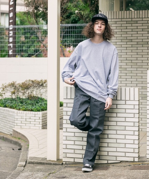 GILDAN(ギルダン)の「Gildan / ギルダン ドロップショルダークルーネックカットソー ビッグシルエット 無地 長袖Tシャツ(Tシャツ/カットソー・メンズ・ホワイト/ライトブルー/ブラック/ダークブラウン/ネイビー/グレー/オリーブ/イエロー/チャコール/オレンジ/アッシュグレー・S/L/2XL/XL/3XL/M)」の19枚目の写真