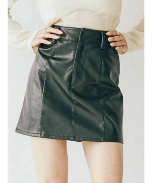 EVRIS（エヴリス）の「フェイクレザーミニスカート【セットアップ着用可能】（スカート・レディース・ブラウン/アイボリー/ブラック・SMALL/MEDIUM）」の3枚目の写真