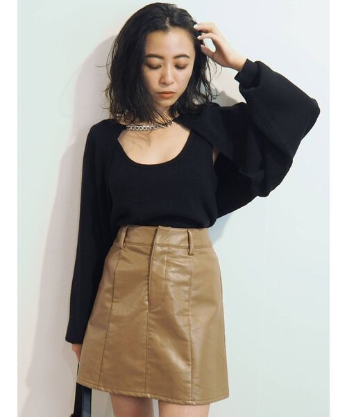 EVRIS（エヴリス）の「フェイクレザーミニスカート【セットアップ着用可能】（スカート・レディース・ブラウン/アイボリー/ブラック・SMALL/MEDIUM）」の15枚目の写真