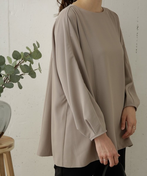 URBAN RESEARCH DOORS(アーバンリサーチドアーズ)の「タックスリーブチュニックブラウス(シャツ/ブラウス・レディース・グレー系その他/グリーン/ネイビー・ONE)」の2枚目の写真