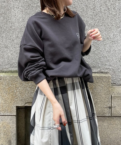 DouDou（ドゥドゥ）の「前後2WAYロゴスウェット（Tシャツ/カットソー・レディース・チャコールグレー/ボルドー/オフホワイト/ダークグリーン・FREE）」の12枚目の写真