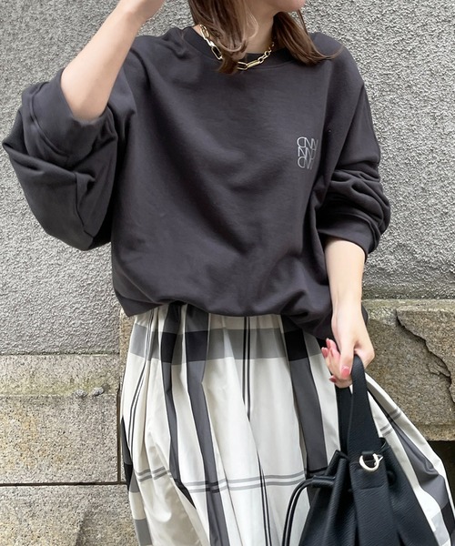 DouDou（ドゥドゥ）の「前後2WAYロゴスウェット（Tシャツ/カットソー・レディース・チャコールグレー/ボルドー/オフホワイト/ダークグリーン・FREE）」の8枚目の写真