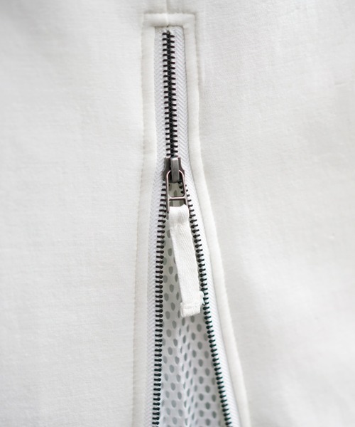 AULA AILA(アウラアイラ)の「AULA AILA(アウラ アイラ)別注2WAYバックプリーツパーカー(パーカー・レディース・ホワイト/ベージュ/ブラック・FREE)」の8枚目の写真