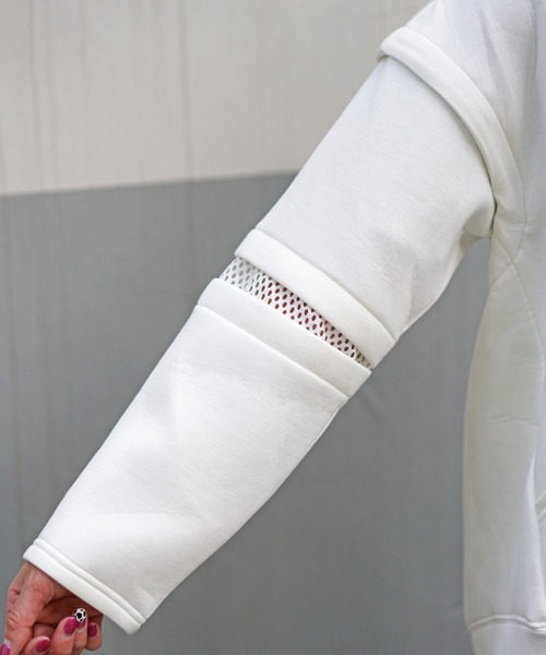 AULA AILA(アウラアイラ)の「AULA AILA(アウラ アイラ)別注2WAYバックプリーツパーカー(パーカー・レディース・ホワイト/ベージュ/ブラック・FREE)」の17枚目の写真