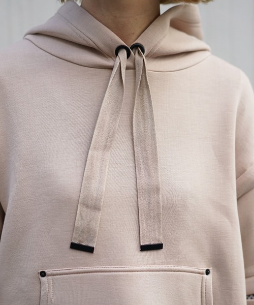 AULA AILA(アウラアイラ)の「AULA AILA(アウラ アイラ)別注2WAYバックプリーツパーカー(パーカー・レディース・ホワイト/ベージュ/ブラック・FREE)」の9枚目の写真