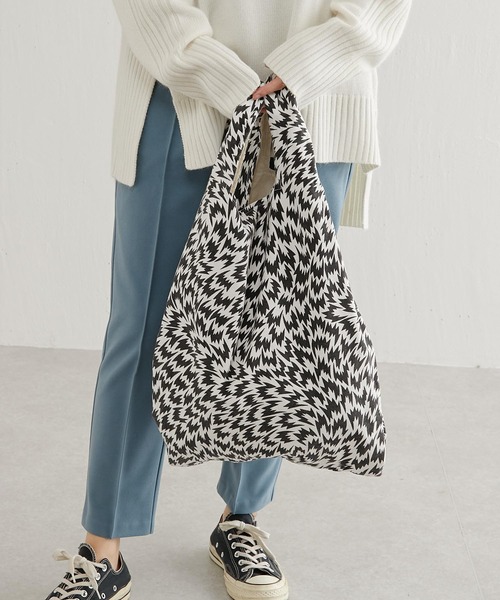 MASTER&Co（マスターアンドコー）の「【MASTER&Co. /マスターアンドコー】×ELEY KISHIMOTO FLASH ECOBAG / イーリーキシモト エコバッグ（トートバッグ・レディース・ホワイト/ブラック/ベージュ・FREE）」の2枚目の写真