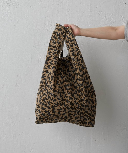 MASTER&Co（マスターアンドコー）の「【MASTER&Co. /マスターアンドコー】×ELEY KISHIMOTO FLASH ECOBAG / イーリーキシモト エコバッグ（トートバッグ・レディース・ホワイト/ブラック/ベージュ・FREE）」の18枚目の写真