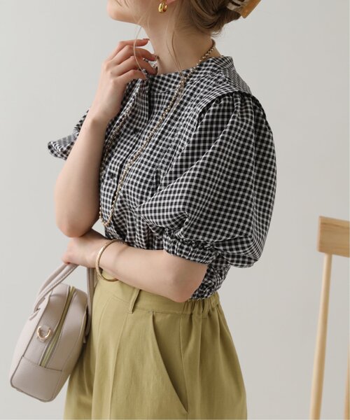 RAY CASSIN（レイカズン）の「ギンガムショート丈ボリュームブラウス（シャツ/ブラウス・レディース・ベージュ/グレー/ブラック・FREE）」の2枚目の写真