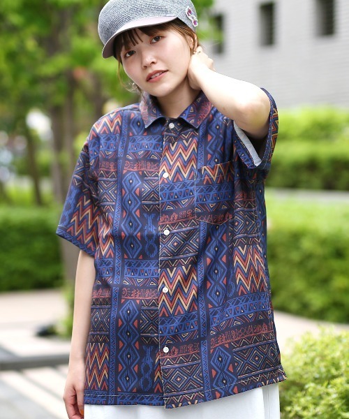 チチカカ(チチカカ)の「【ユニセックス】梨地プリント開襟シャツ(シャツ/ブラウス・メンズ・ブルー/ブラック・MEDIUM/LARGE)」の4枚目の写真