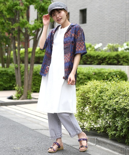 チチカカ(チチカカ)の「【ユニセックス】梨地プリント開襟シャツ(シャツ/ブラウス・メンズ・ブルー/ブラック・MEDIUM/LARGE)」の3枚目の写真