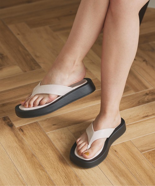 SEA DRESS（シードレス）の「ﾌｪｲｸﾚｻﾞｰｽｸｴｱﾄﾝｸﾞｻﾝﾀﾞﾙ（サンダル・レディース・ブラウン/ホワイト系その他/ブラック・L/M/S）」の8枚目の写真