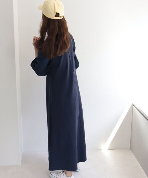 fredy emue（フレディエミュ）の「パールボタン袖ボリュームワンピース（ワンピース・レディース・ネイビー/イエロー・38/36）」の11枚目の写真