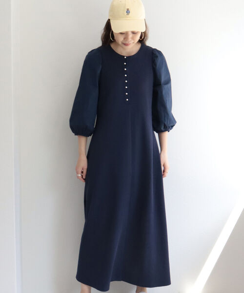 fredy emue（フレディエミュ）の「パールボタン袖ボリュームワンピース（ワンピース・レディース・ネイビー/イエロー・38/36）」の14枚目の写真