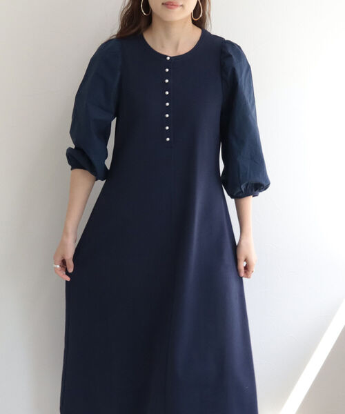 fredy emue（フレディエミュ）の「パールボタン袖ボリュームワンピース（ワンピース・レディース・ネイビー/イエロー・38/36）」の16枚目の写真