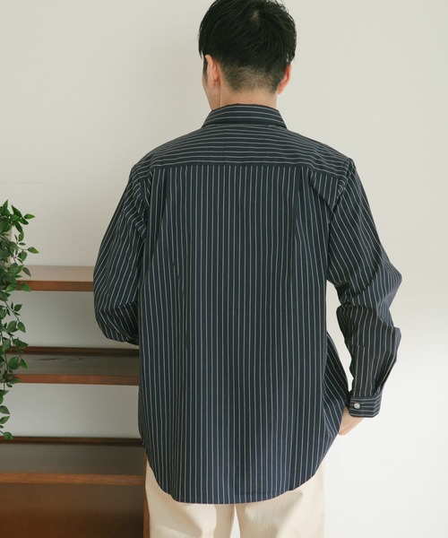 ITEMS URBANRESEARCH（アイテムズ アーバンリサーチ）の「レギュラー ストライプシャツ（シャツ/ブラウス・メンズ・ブルー/ブラック/ネイビー・LARGE/MEDIUM）」の22枚目の写真