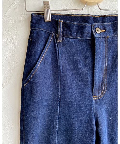 She's Closet（シーズクローゼット）の「ハイウエストセンターラインフレアデニムパンツ（デニムパンツ・レディース・オフホワイト/インディゴブルー/ブルー・M/L）」の18枚目の写真