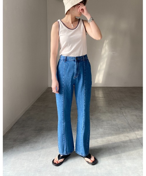 She's Closet（シーズクローゼット）の「ハイウエストセンターラインフレアデニムパンツ（デニムパンツ・レディース・オフホワイト/インディゴブルー/ブルー・M/L）」の22枚目の写真