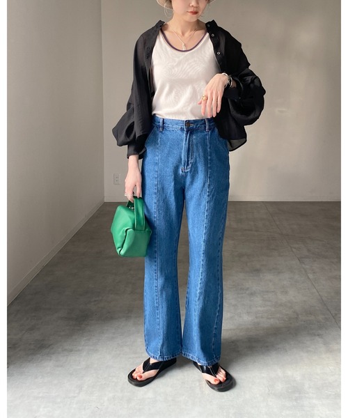 She's Closet（シーズクローゼット）の「ハイウエストセンターラインフレアデニムパンツ（デニムパンツ・レディース・オフホワイト/インディゴブルー/ブルー・M/L）」の12枚目の写真