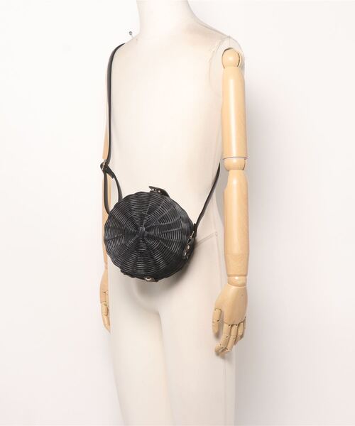 Te chichi（テチチ）の「ラタン丸型ショルダーバッグ（ショルダーバッグ・レディース・ブラック/ブラウン・ﾌﾘ-）」の6枚目の写真