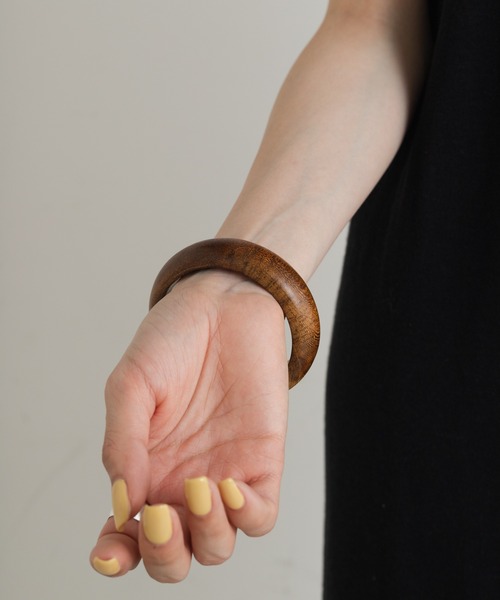 Kastane（カスタネ）の「WoodBangle（バングル/リストバンド・レディース・ブラウン・FREE）」の3枚目の写真