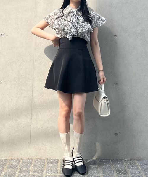 TITTY&CO.(ティティーアンドコー)の「【TITTY&Co.】トワルドジュイラッフルリボンブラウス(シャツ/ブラウス・レディース・ブラック/グレー系その他・FREE)」の4枚目の写真