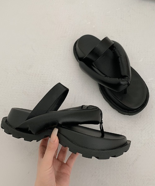 MANGROVE（マングローブ）の「トラックソールボリュームサンダル（サンダル・レディース・ブラック/アイボリー・SMALL/MEDIUM/LARGE）」の6枚目の写真