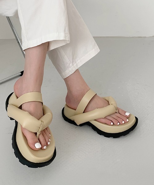 MANGROVE（マングローブ）の「トラックソールボリュームサンダル（サンダル・レディース・ブラック/アイボリー・SMALL/MEDIUM/LARGE）」の7枚目の写真