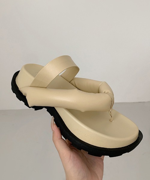 MANGROVE（マングローブ）の「トラックソールボリュームサンダル（サンダル・レディース・ブラック/アイボリー・SMALL/MEDIUM/LARGE）」の22枚目の写真