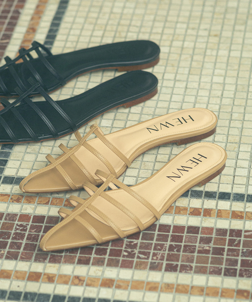 セール】《追加》【HEWN/ヒューン】Pointed strap mules：サンダル