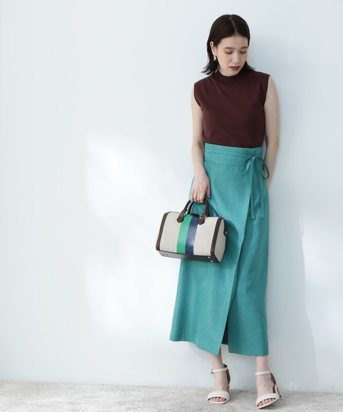 総針ボトルネックノースリーブニット