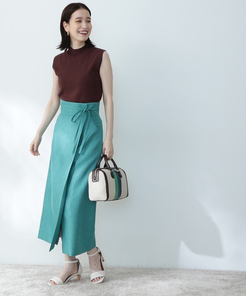 総針ボトルネックノースリーブニット