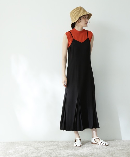 総針ボトルネックノースリーブニット