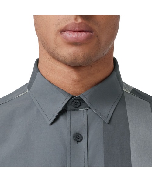 BURBERRY（バーバリー）の「エグザジェレイティッドチェック ストレッチコットンポプリン シャツ（シャツ/ブラウス・メンズ・グレー系・S/M/L/XL/XS）」の2枚目の写真