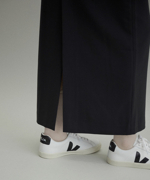 ADAM ET ROPE'（アダムエロペ）の「【WEB限定(一部店舗展開あり)】ロングベンツペンシルスカート（スカート・レディース・オフホワイト/ベージュ系その他/ブラック系その他・38/36）」の16枚目の写真