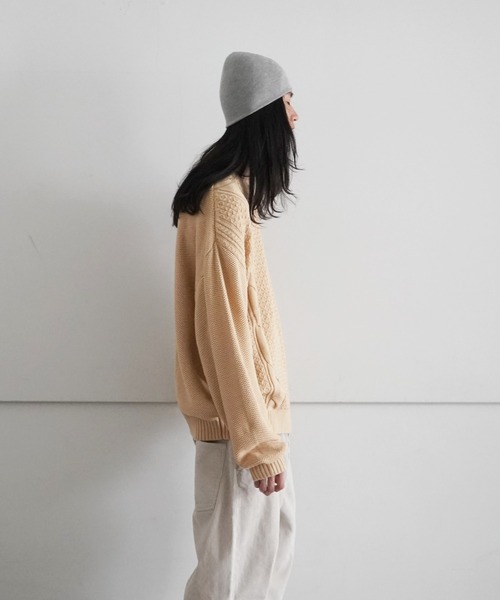 KARMA(カルマ)の「KARMA CABLE KNIT SWEATER(ニット/セーター・メンズ・ベージュ/ネイビー/グリーン・S/M)」の4枚目の写真