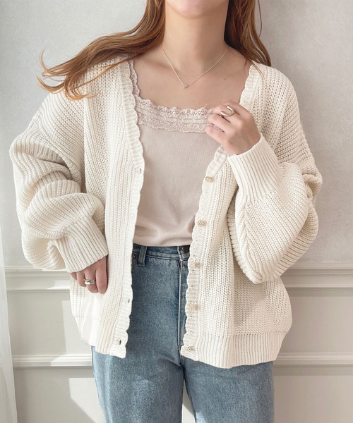 apres jour(アプレジュール)の「スカラップVネックカーディガン【ZOZOTOWN限定アイテム】(カーディガン/ボレロ・レディース・ライトピンク/ライトベージュ/ラベンダー/オフホワイト・X-LARGE/フリー)」の10枚目の写真