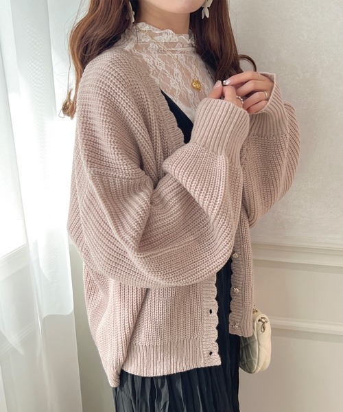 apres jour（アプレジュール）の「スカラップVネックカーディガン