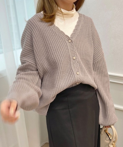 apres jour（アプレジュール）の「スカラップVネックカーディガン