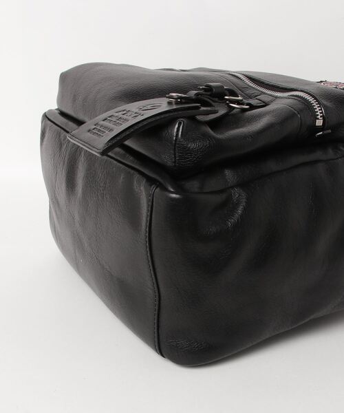 AVIREX(アヴィレックス)の「VARSITY LEATHER DAYPACK/ バーシティレザーデイパック / AVIREX / アヴィレックス(バックパック/リュック・メンズ・ブラック・F)」の3枚目の写真