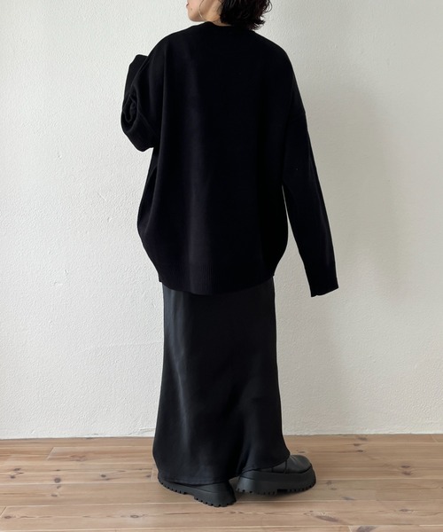 wee9s(ウィークス)の「over size FLOWER knit / オーバーサイズフラワーニット(ニット/セーター・レディース・ブラック・FREE)」の11枚目の写真