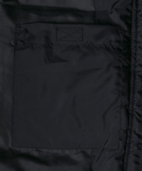 ANPAS（アンパス）の「Fly Front Oversized Eco Down Vest/比翼仕立て オーバーサイズ エコダウンベスト（ダウンベスト・メンズ・チャコールグレー/ブラック/カーキ・M/L）」の21枚目の写真