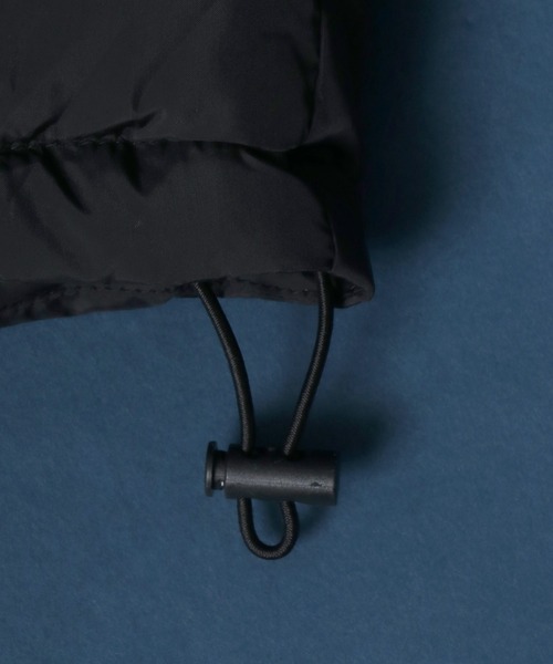 ANPAS（アンパス）の「Fly Front Oversized Eco Down Vest/比翼仕立て オーバーサイズ エコダウンベスト（ダウンベスト・メンズ・チャコールグレー/ブラック/カーキ・M/L）」の22枚目の写真