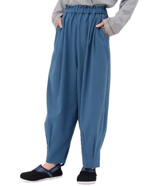 チチカカ（チチカカ）の「ピーチスキンエッグタックパンツ【大きいサイズ】（その他パンツ・レディース・ブルー/ブラック/ライトグリーン・3L）」の10枚目の写真