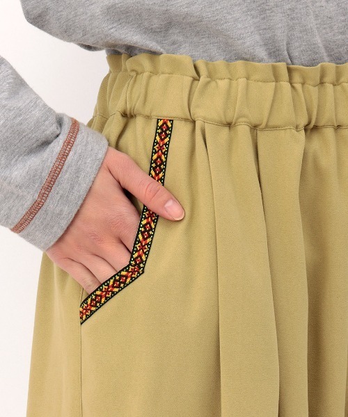 チチカカ（チチカカ）の「ピーチスキンエッグタックパンツ【大きいサイズ】（その他パンツ・レディース・ブルー/ブラック/ライトグリーン・3L）」の16枚目の写真