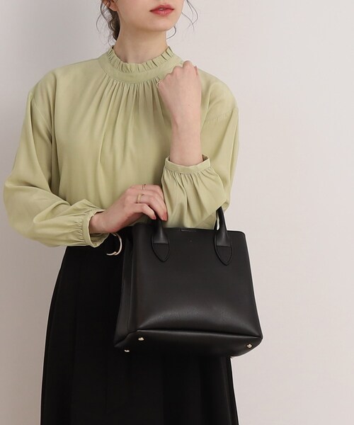 SHOO・LA・RUE（シューラルー）の「◆【2WAY】ふわっと軽い3層トートバッグ（トートバッグ・レディース・グレー/アイボリー/ブラック・00）」の4枚目の写真