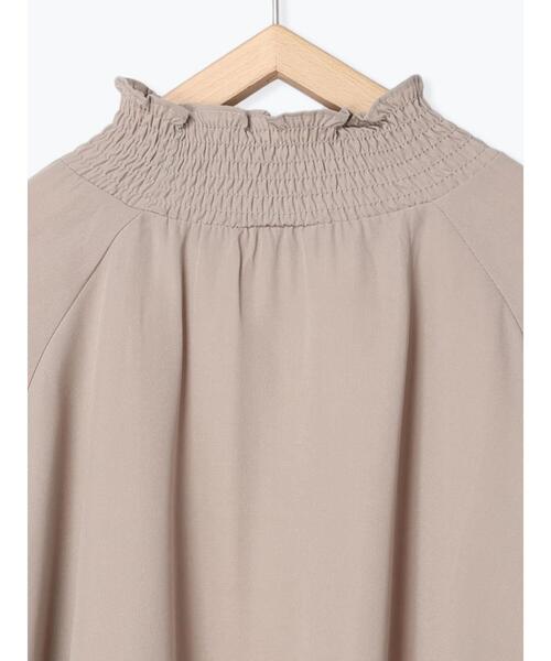 Samansa Mos2 blue（サマンサモスモスブルー）の「シャーリングブラウス（シャツ/ブラウス・レディース・ブラック/オフホワイト/ベージュ・ﾌﾘ-）」の6枚目の写真